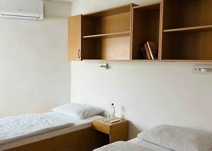 Point Nova Gorica, Self Check-in With Code Access Хостел Нова-Горица