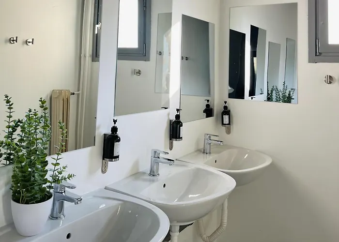 Point Nova Gorica, Self Check-in With Code Access