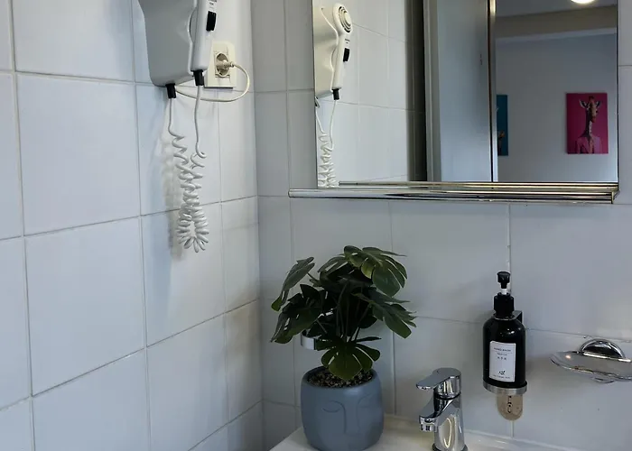 Point Nova Gorica, Self Check-in With Code Access