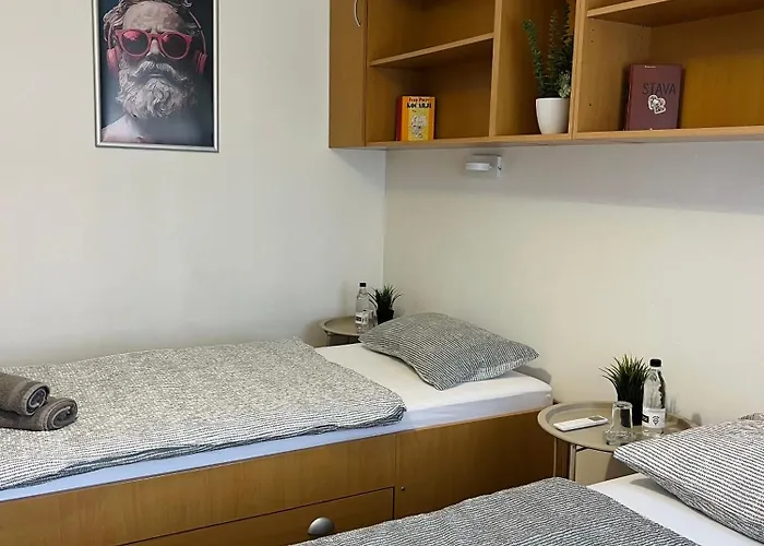 Point Nova Gorica, Self Check-in With Code Access Хостел Нова-Горица